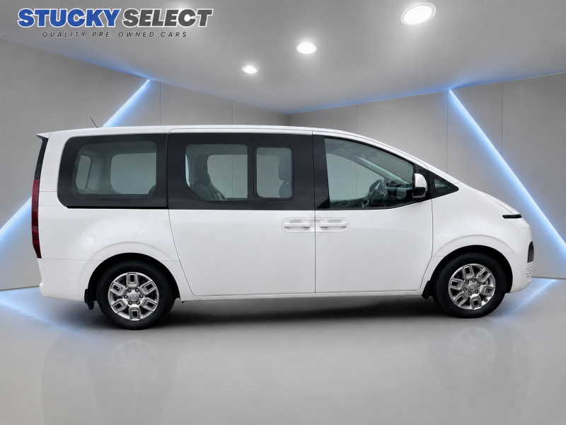 Hyundai Staria 2.2D Executive A/T