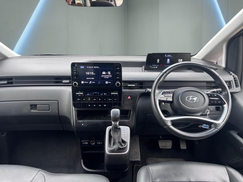 Hyundai Staria 2.2D Executive A/T