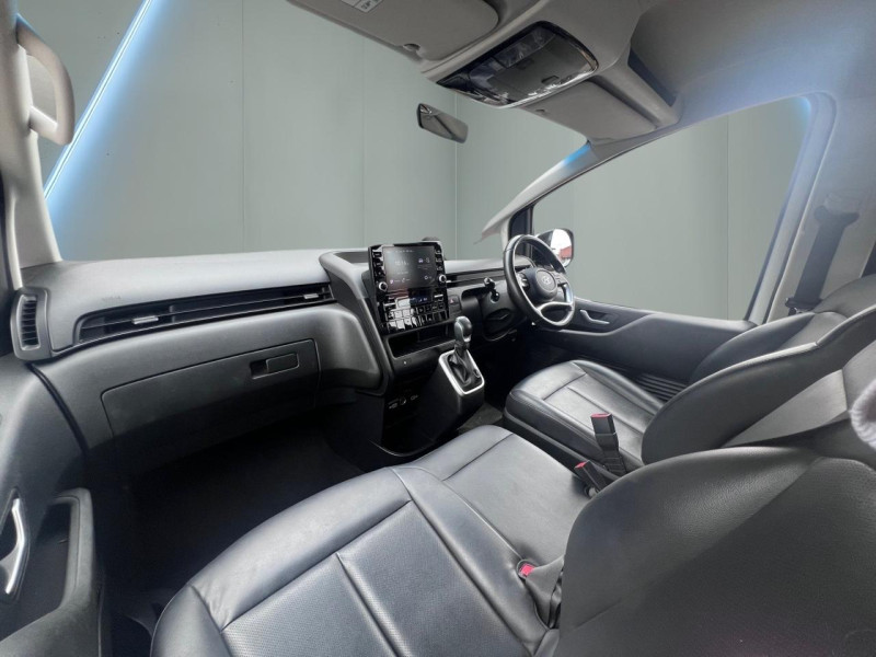 Hyundai Staria 2.2D Executive A/T